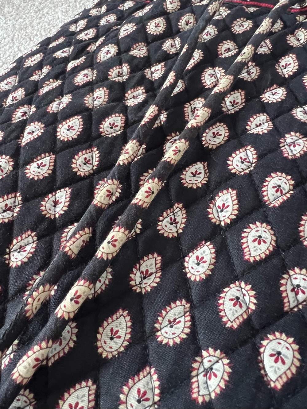 Vera Bradley Black Quilted Drawstring Bag - Picture 5 of 6
